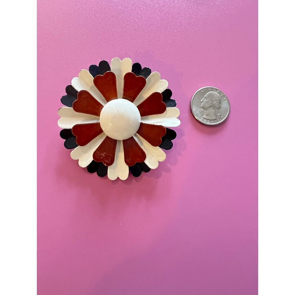 Vintage metal flowers brooch